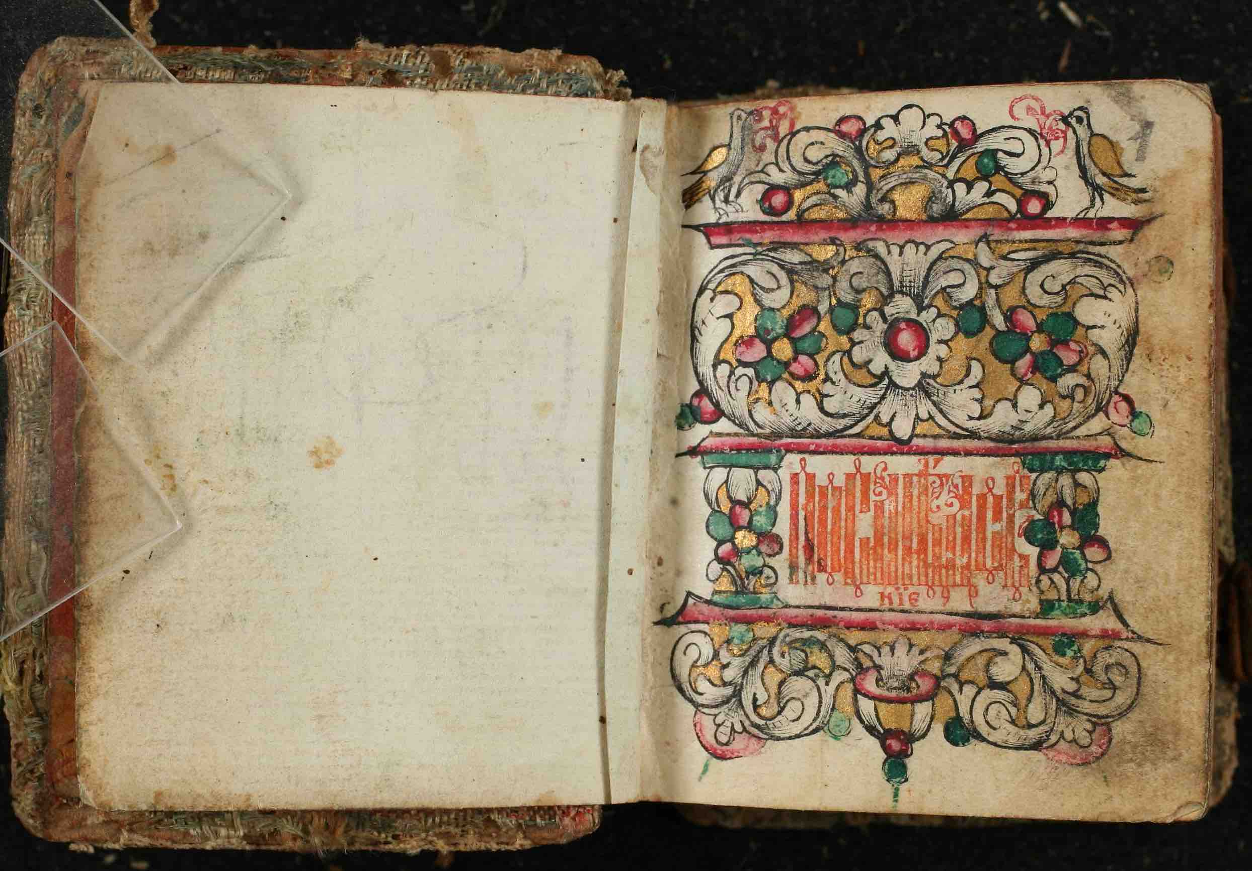 Miniature prayer book in Church Slavonic, L’viv Historical Museum (<a href='https://w3id.org/vhmml/readingRoom/view/146740'>LHMU 135</a>)